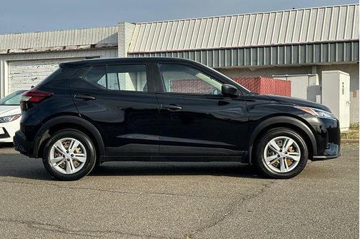 2022 Nissan Kicks S