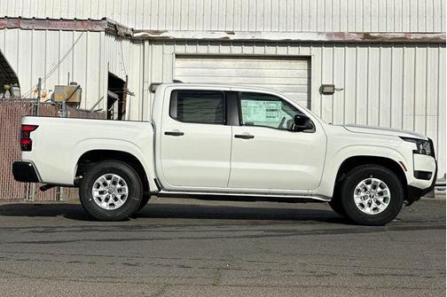2025 Nissan Frontier S