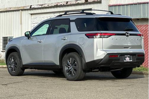 2025 Nissan Pathfinder SV FWD
