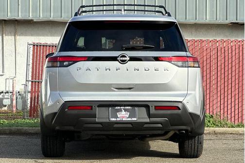 2025 Nissan Pathfinder SV FWD