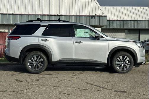 2025 Nissan Pathfinder SV FWD