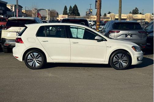 2016 Volkswagen e-Golf SE
