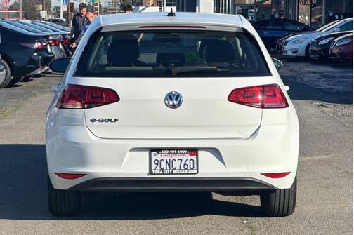 2016 Volkswagen e-Golf SE