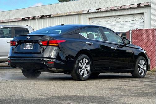 2025 Nissan Altima S FWD