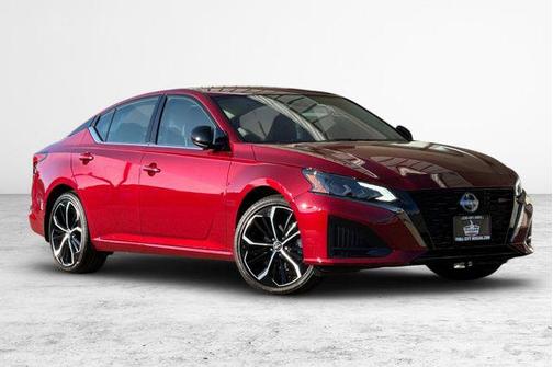 2025 Nissan Altima SR FWD
