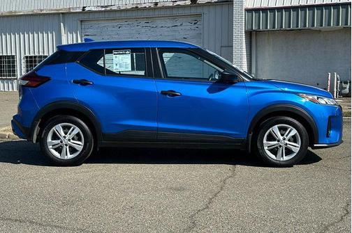 Electric Blue Metallic 2025 Nissan Kicks S