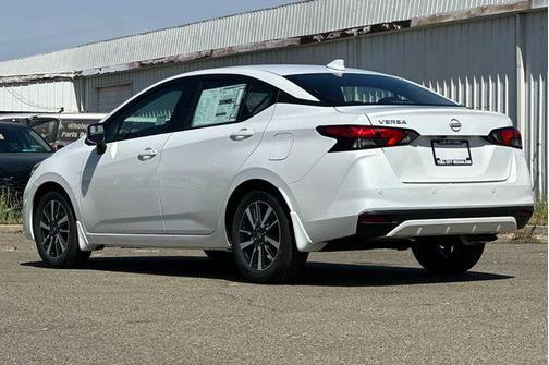 2025 Nissan Versa 1.6 SV