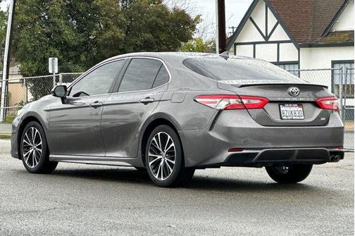 2019 Toyota Camry SE