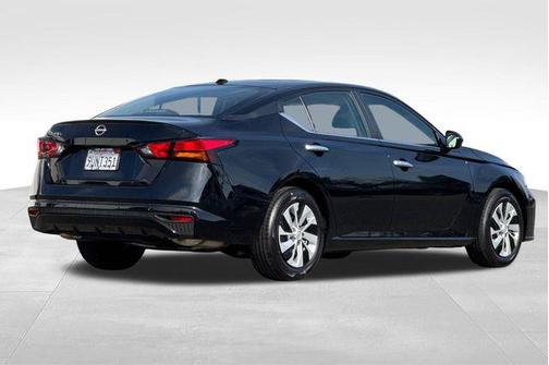 2025 Nissan Altima S FWD