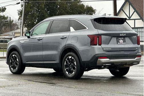 2024 Kia Sorento S