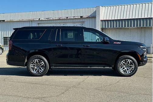 Black 2025 Chevrolet Suburban 4WD Z71