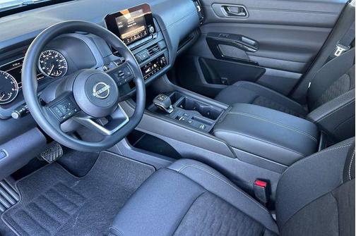 2025 Nissan Pathfinder S FWD