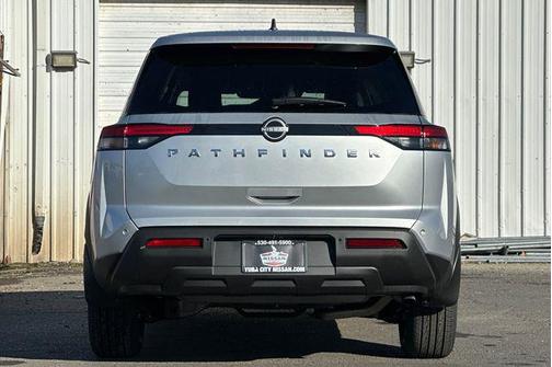 2025 Nissan Pathfinder S FWD