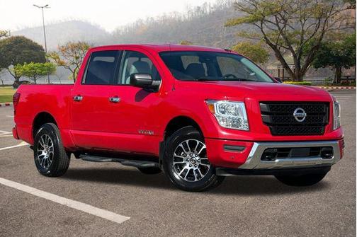 2021 Nissan Titan SV