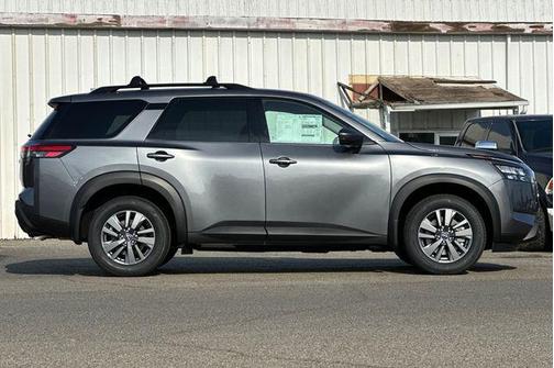 2025 Nissan Pathfinder SV FWD
