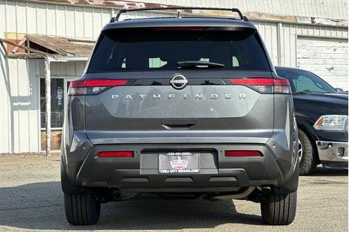 2025 Nissan Pathfinder SV FWD