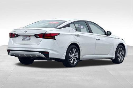 2025 Nissan Altima S FWD