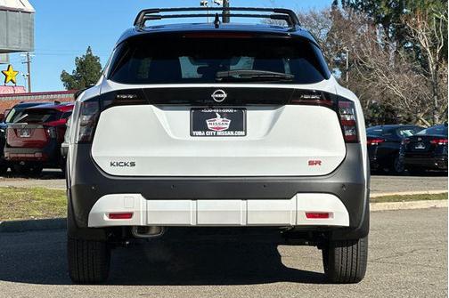 2026 Nissan Kicks SR