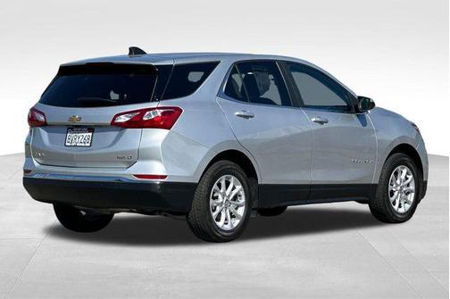 Silver Ice Metallic 2021 Chevrolet Equinox 1LT