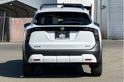 Fresh Powder 2026 Nissan Kicks SV