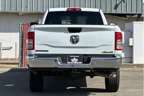 Bright White Clearcoat 2024 RAM 3500 Big Horn Crew Cab 4x4 8' Box