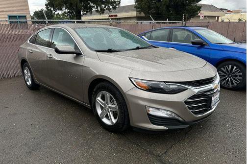 Mineral Gray Metallic 2022 Chevrolet Malibu FWD LT