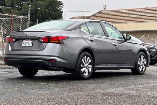 2025 Nissan Altima S FWD