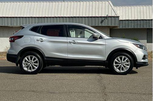 2022 Nissan Rogue Sport S