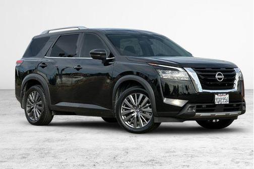 2022 Nissan Pathfinder SL 2WD