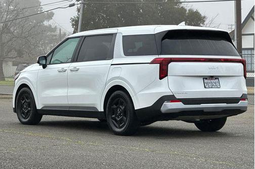 2025 Kia Carnival LXS