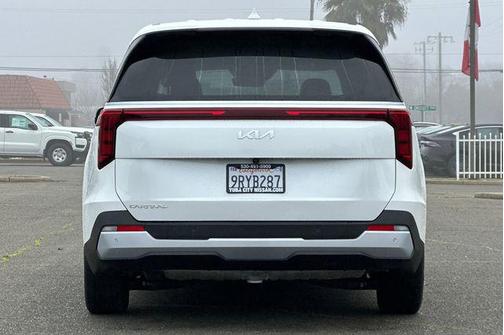 2025 Kia Carnival LXS
