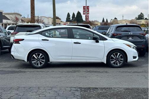 2025 Nissan Versa 1.6 S