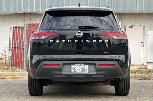 2023 Nissan Pathfinder SV FWD