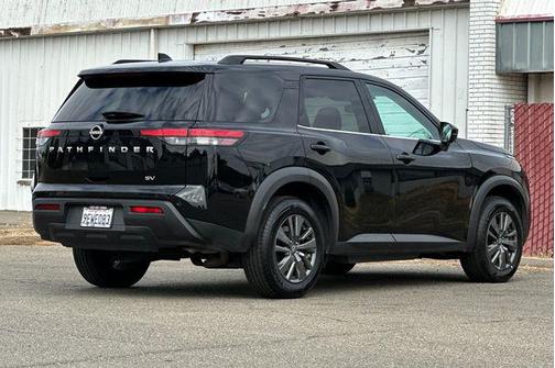 2023 Nissan Pathfinder SV FWD