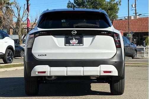 2026 Nissan Kicks SV