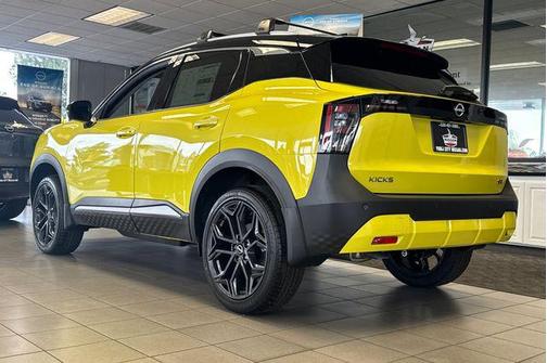 2026 Nissan Kicks SR