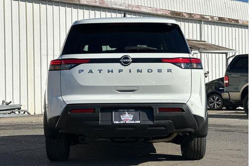 2025 Nissan Pathfinder S FWD