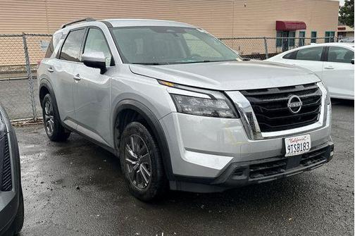 Brilliant Silver Metallic 2025 Nissan Pathfinder SV FWD