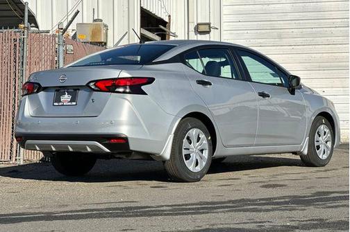 2025 Nissan Versa 1.6 S