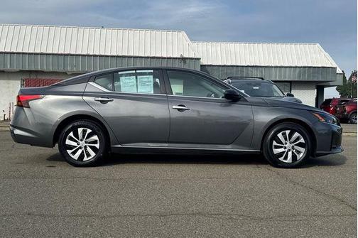 2025 Nissan Altima S FWD