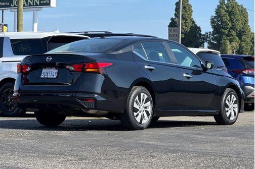 2025 Nissan Altima S FWD