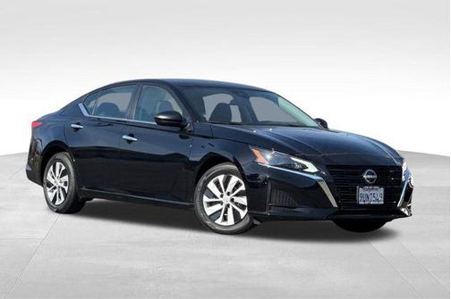 2025 Nissan Altima S FWD