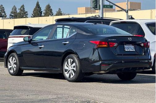 2025 Nissan Altima S FWD