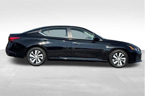 2025 Nissan Altima S FWD