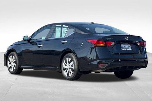 2025 Nissan Altima S FWD