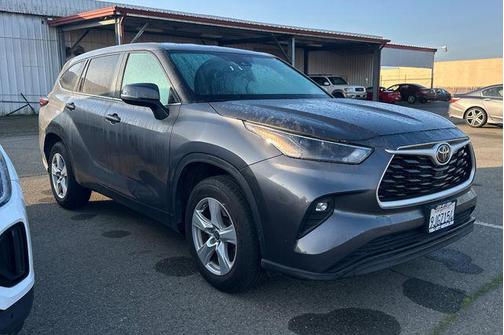 2024 Toyota Highlander LE