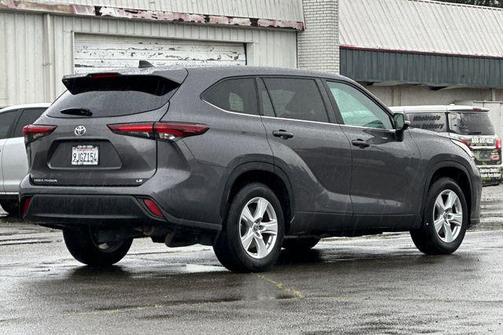 2024 Toyota Highlander LE