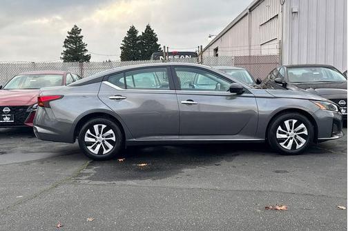 2025 Nissan Altima S FWD