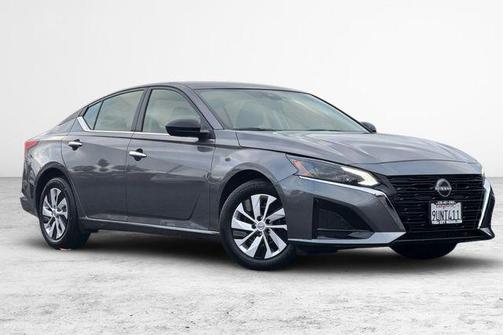 2025 Nissan Altima S FWD