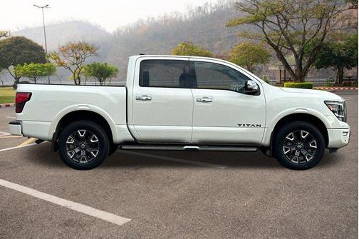 2023 Nissan Titan Platinum Reserve